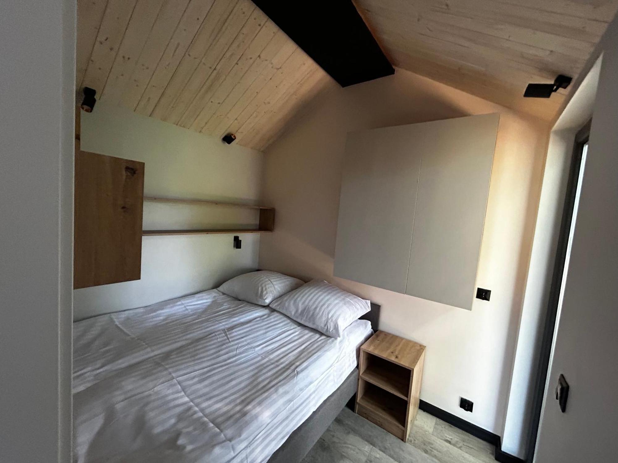 Marina Gorklo - Zurawi Kat Hotel Ngoại thất bức ảnh