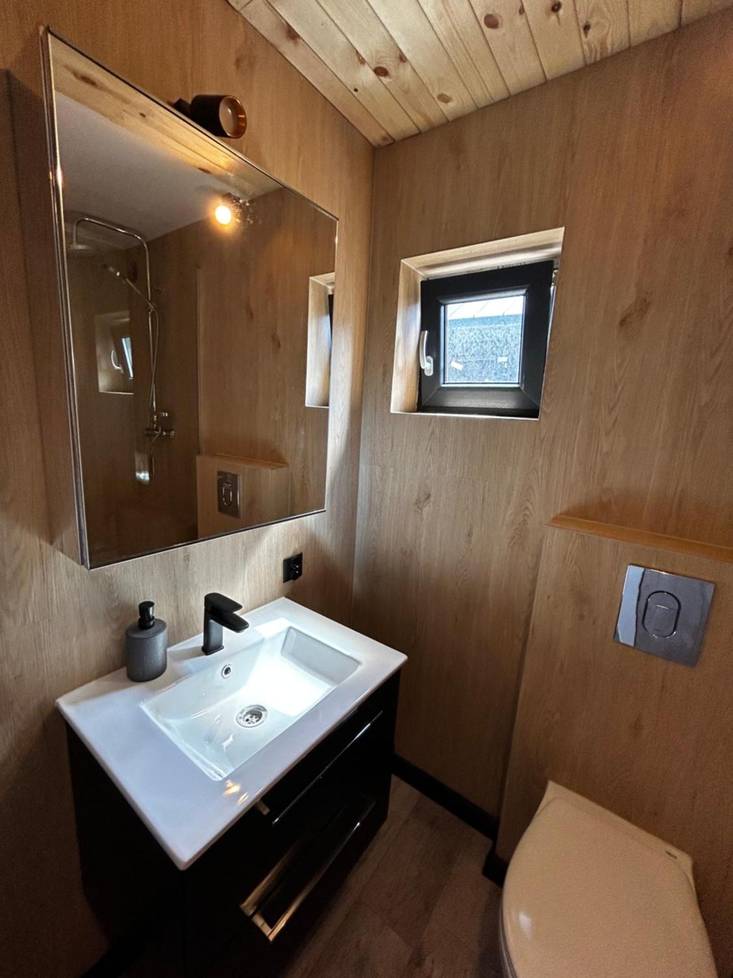 Marina Gorklo - Zurawi Kat Hotel Ngoại thất bức ảnh