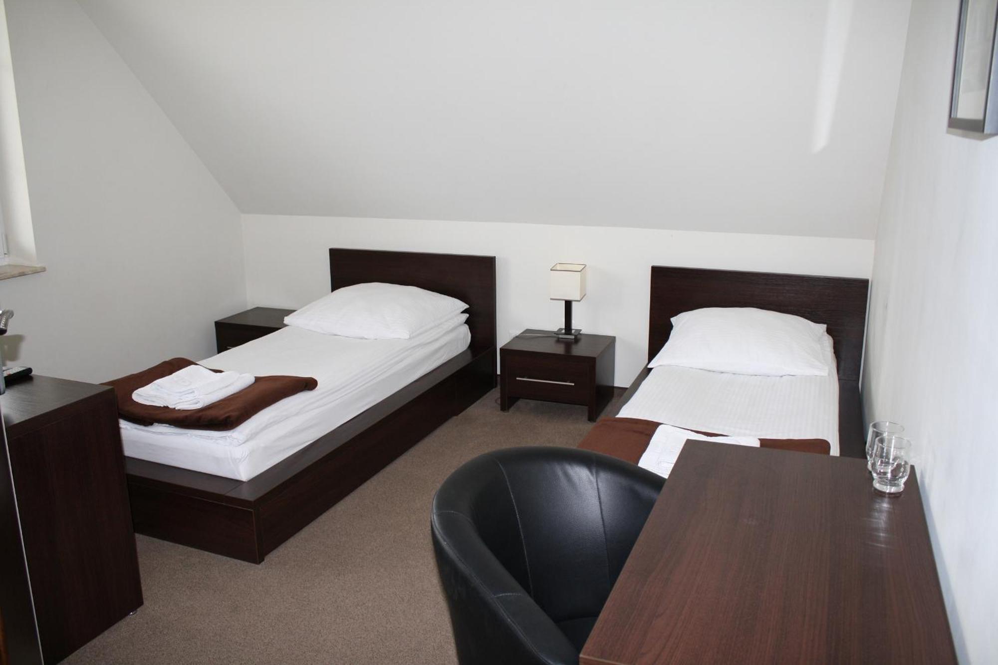 Marina Gorklo - Zurawi Kat Hotel Phòng bức ảnh